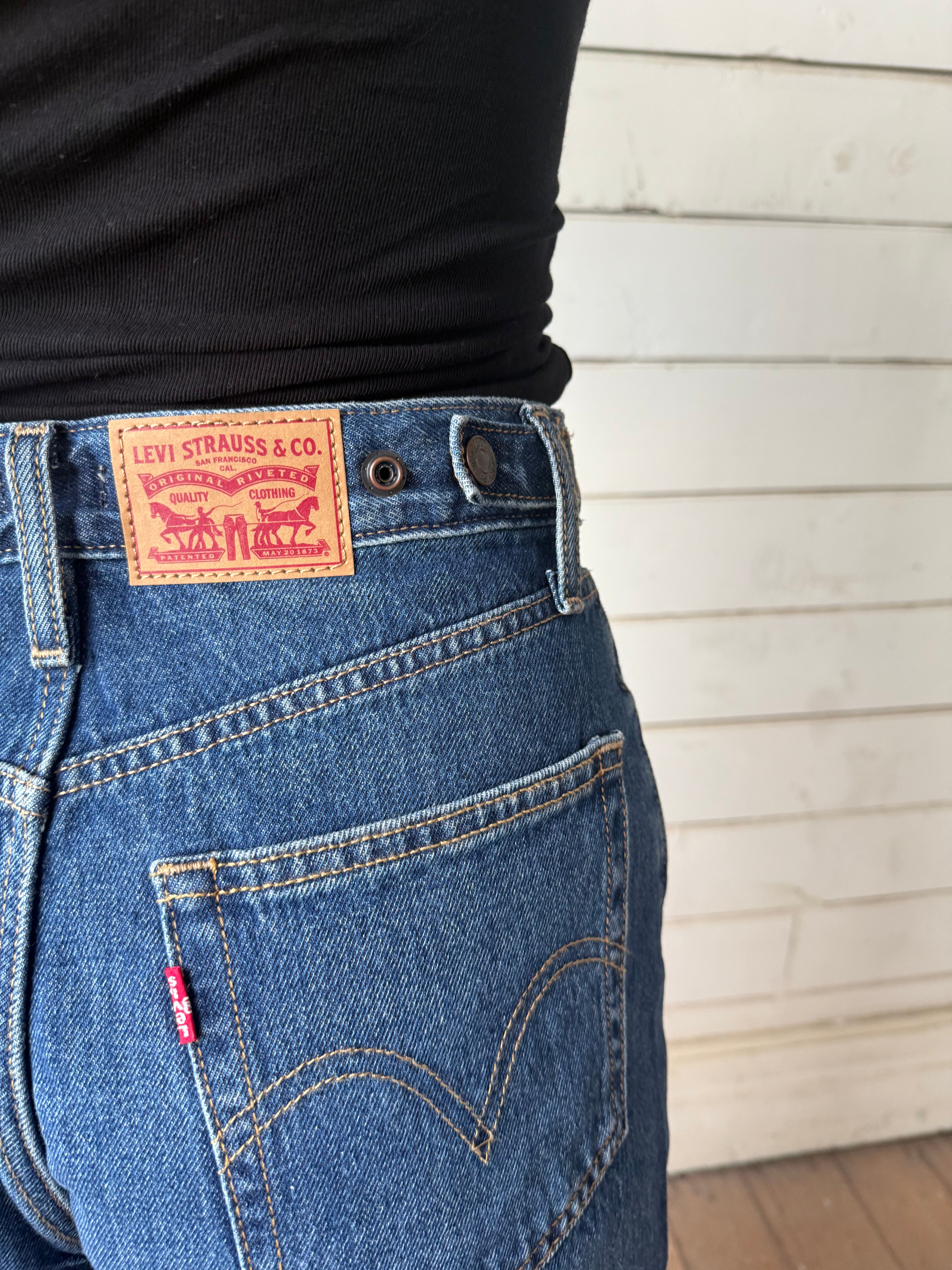 Levis Cinch Mid-Thigh Shorts