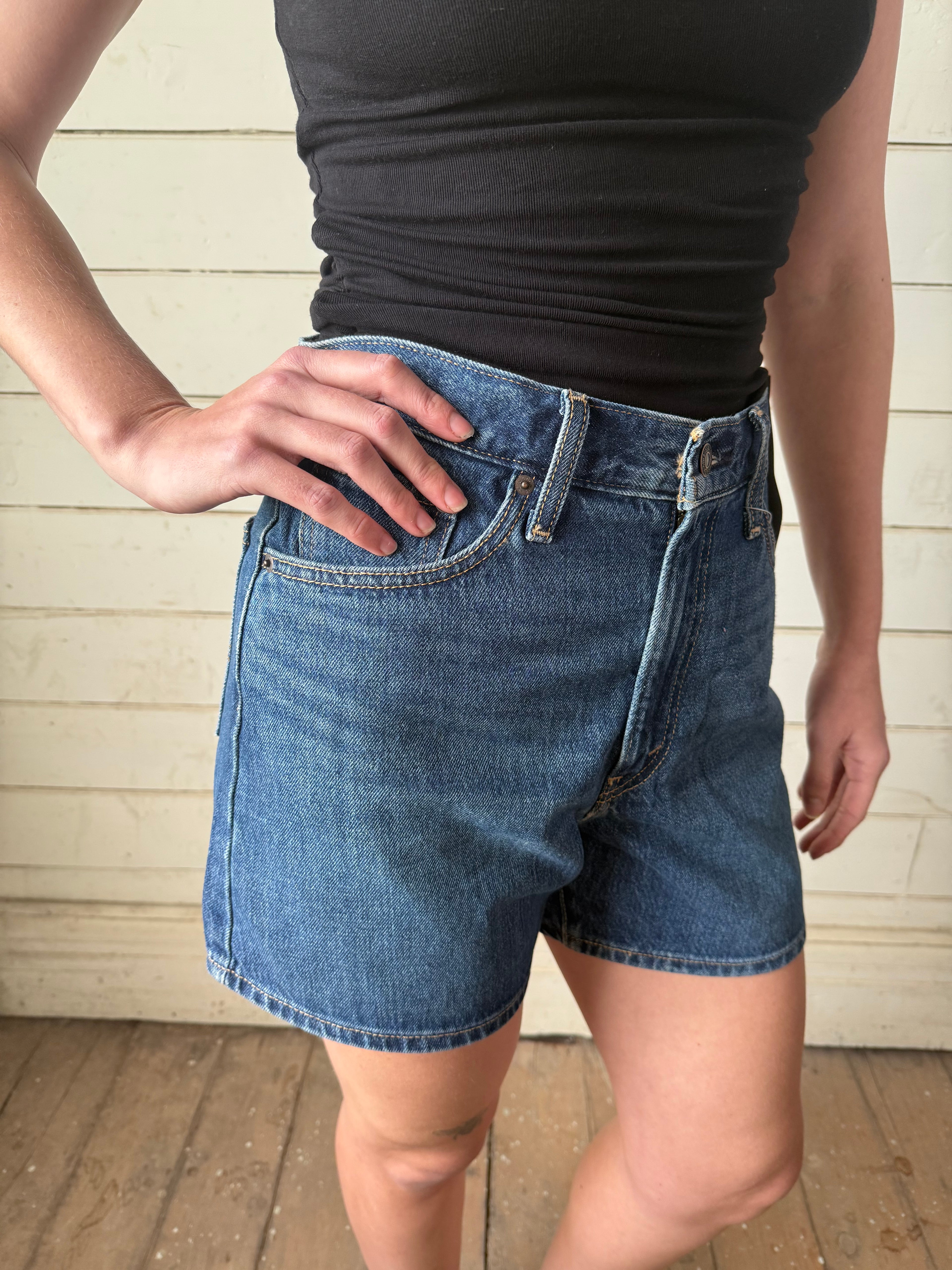 Levis Cinch Mid-Thigh Shorts
