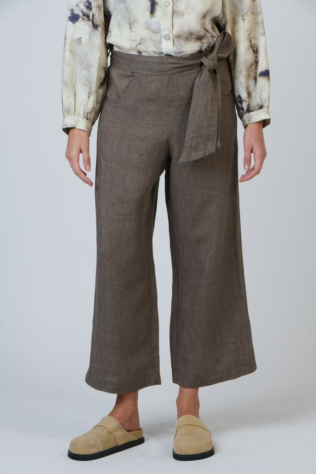 Naturals Linen Pants w/ belt