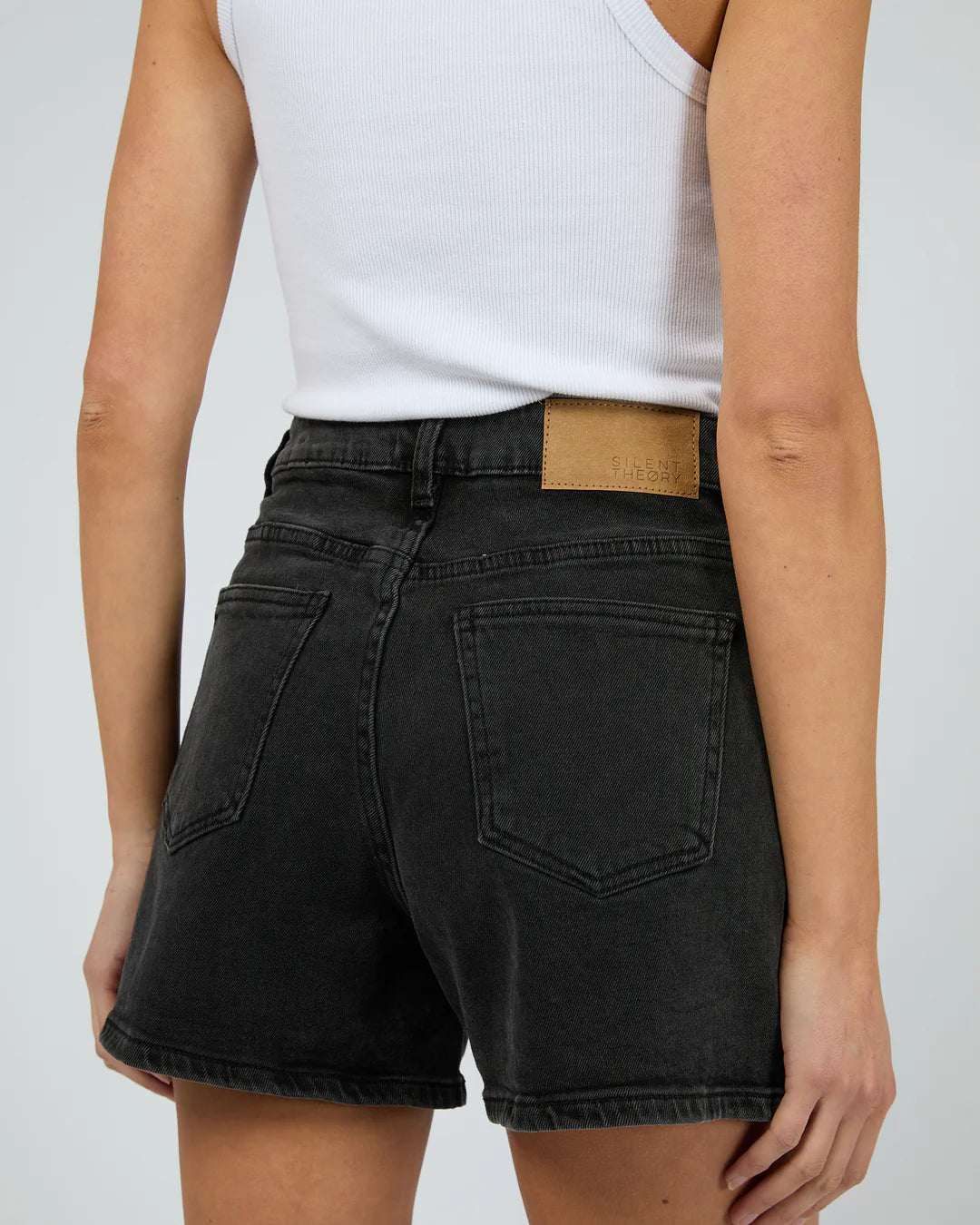 Silent theory Kyia short